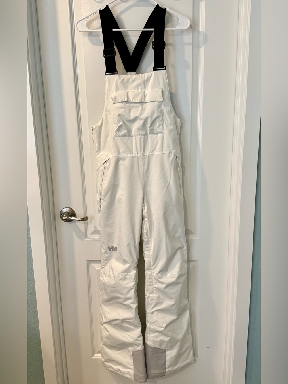 LIKE NEW Helly Hansen 2024 Women's Legendary Insulated Bib Ski Pant size S